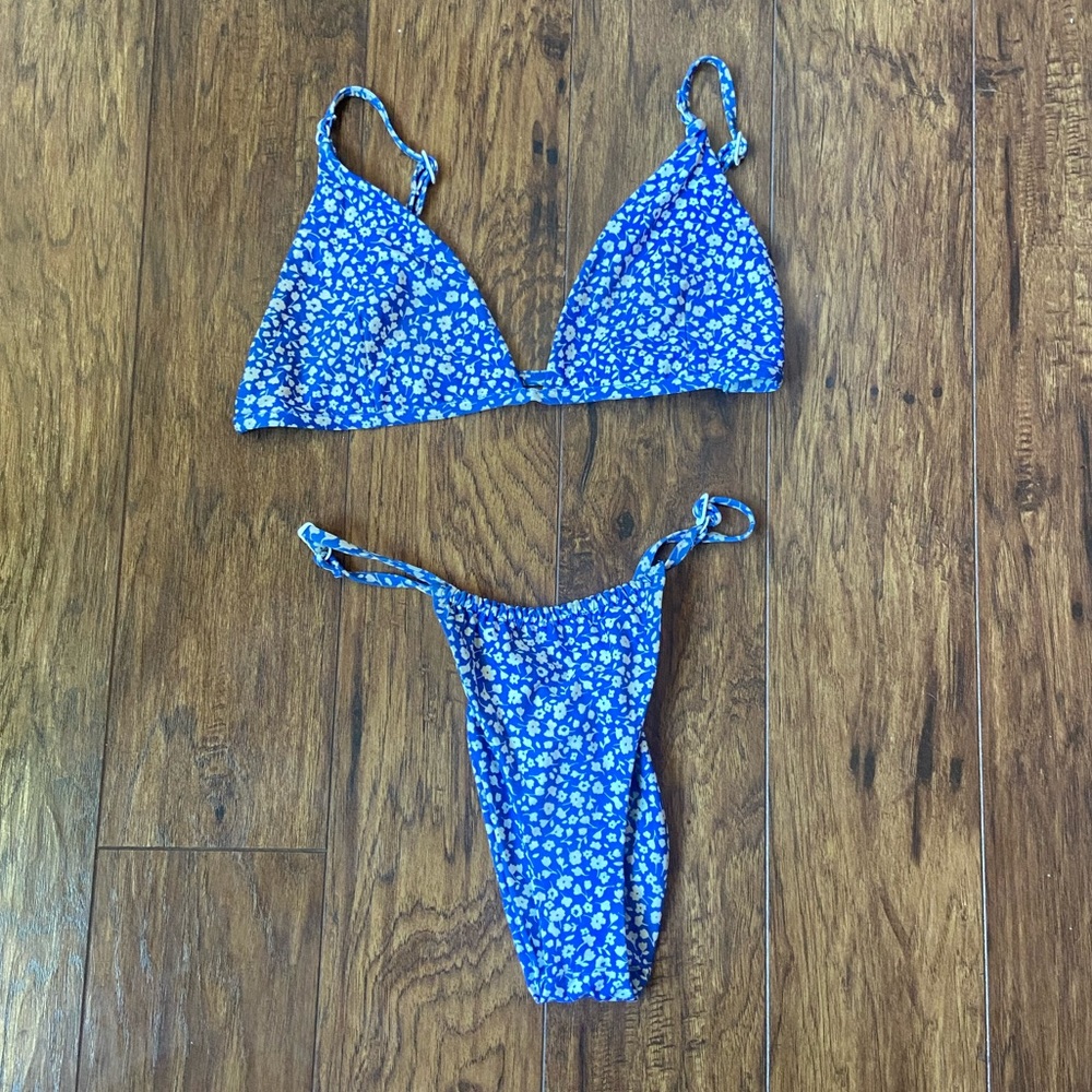 SOLD ON DEPOP TATI BOTTOM & LULA BOTTOM ELECTRIC DAISY